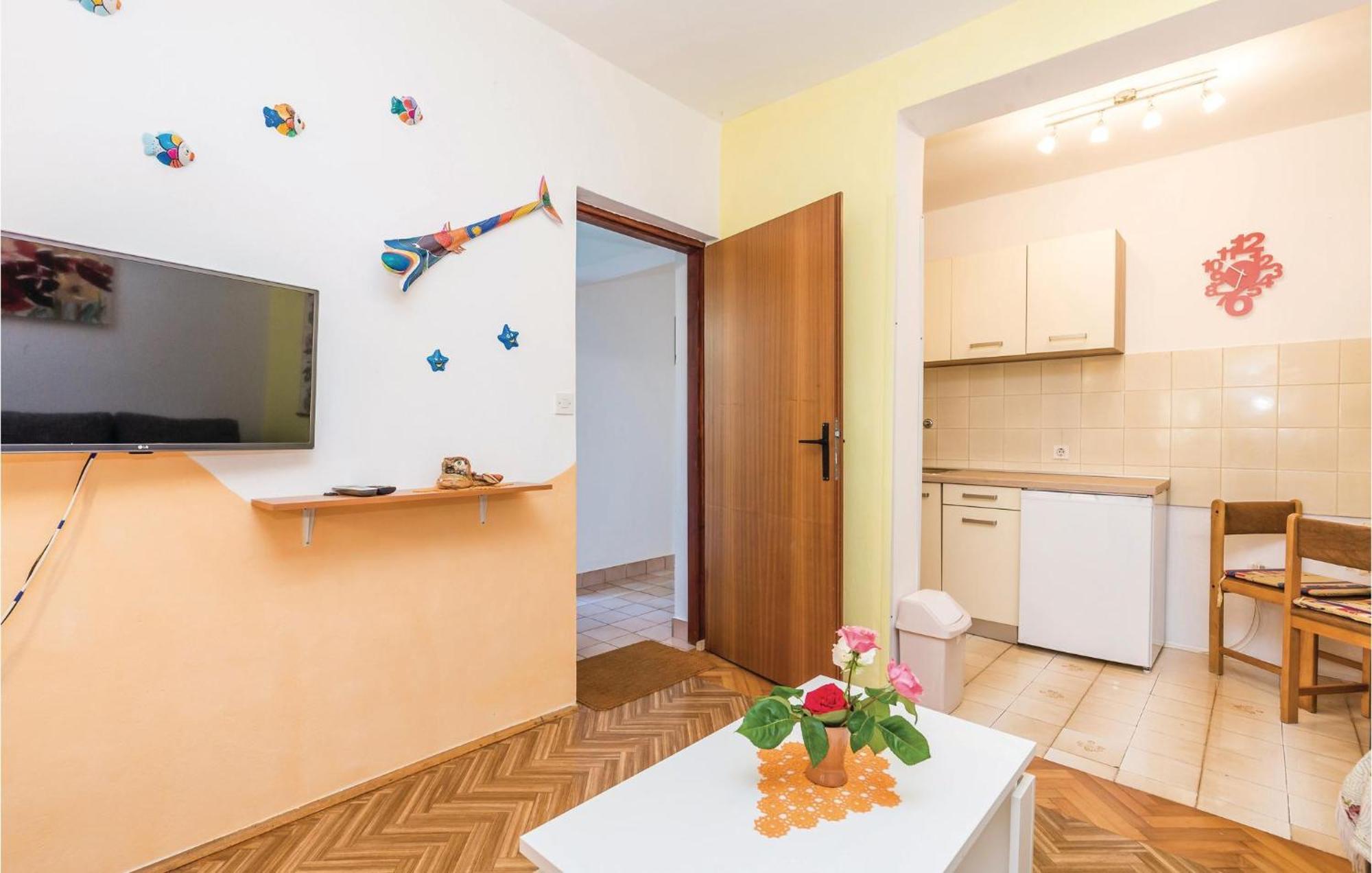 Stunning Apartment In Barbat-Rab With Wifi Barbat na Rabu Luaran gambar