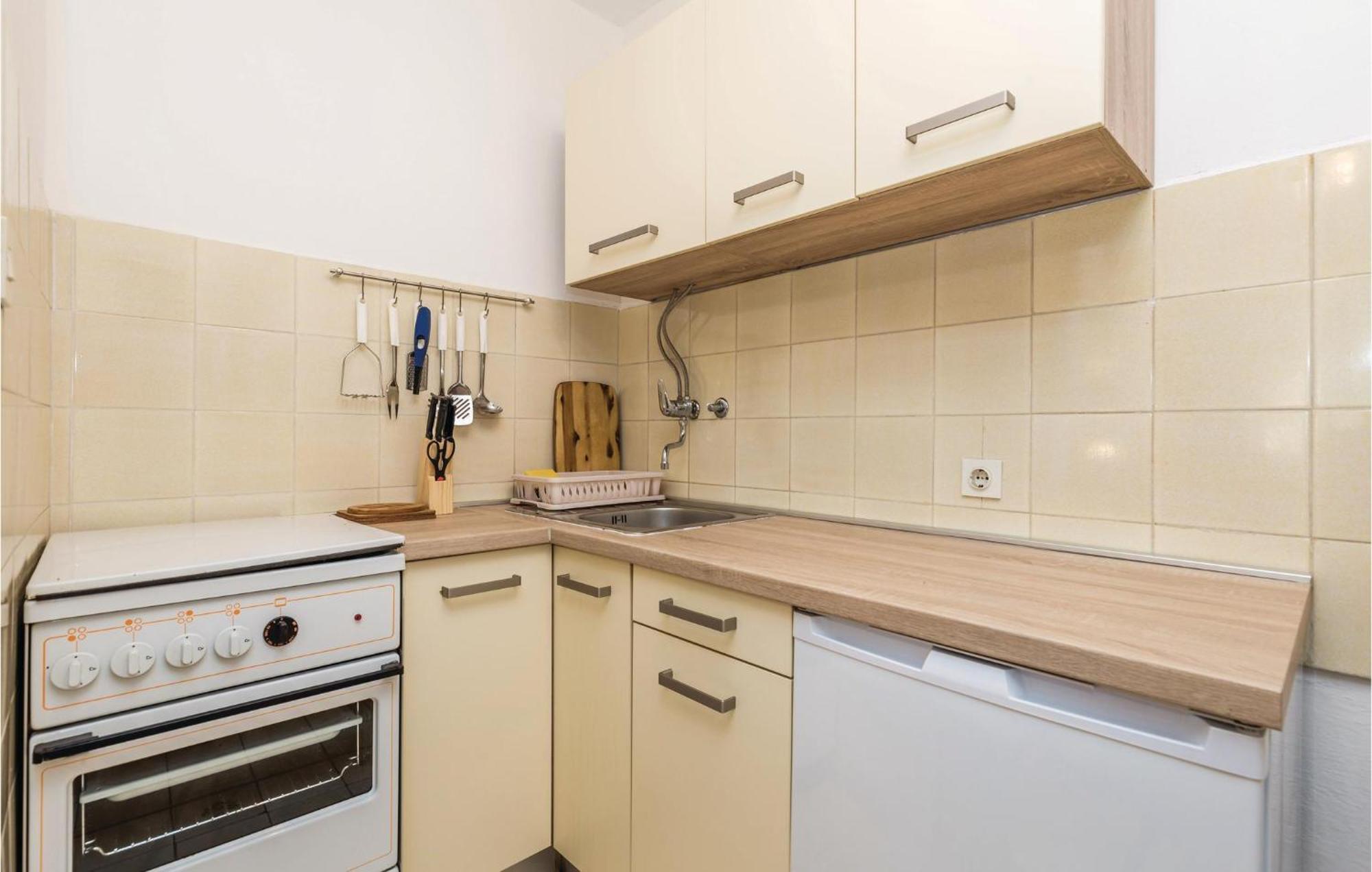Stunning Apartment In Barbat-Rab With Wifi Barbat na Rabu Luaran gambar