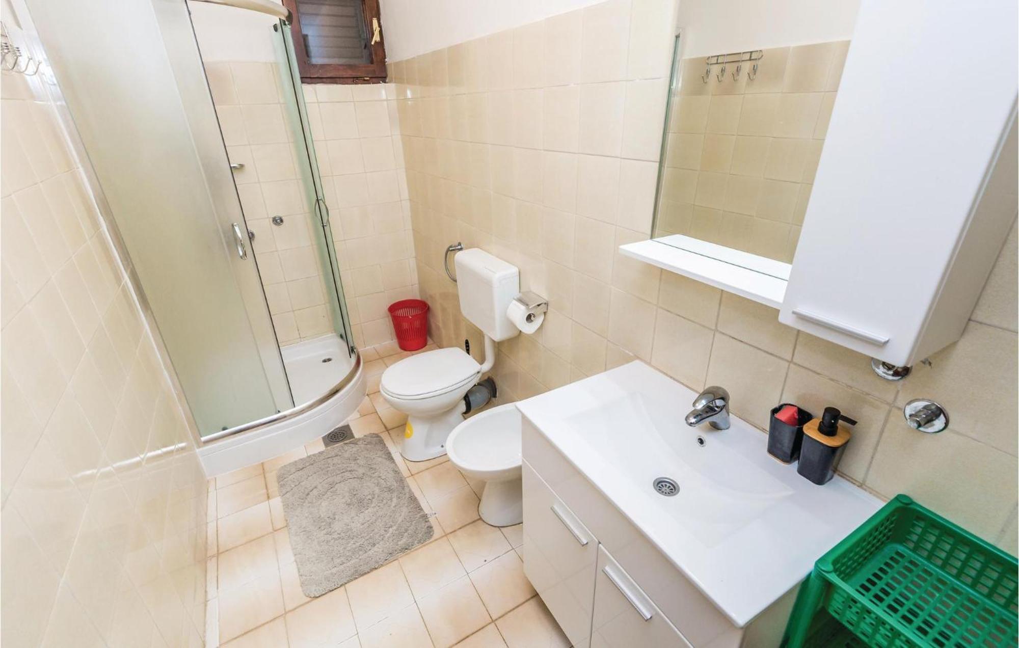 Stunning Apartment In Barbat-Rab With Wifi Barbat na Rabu Luaran gambar