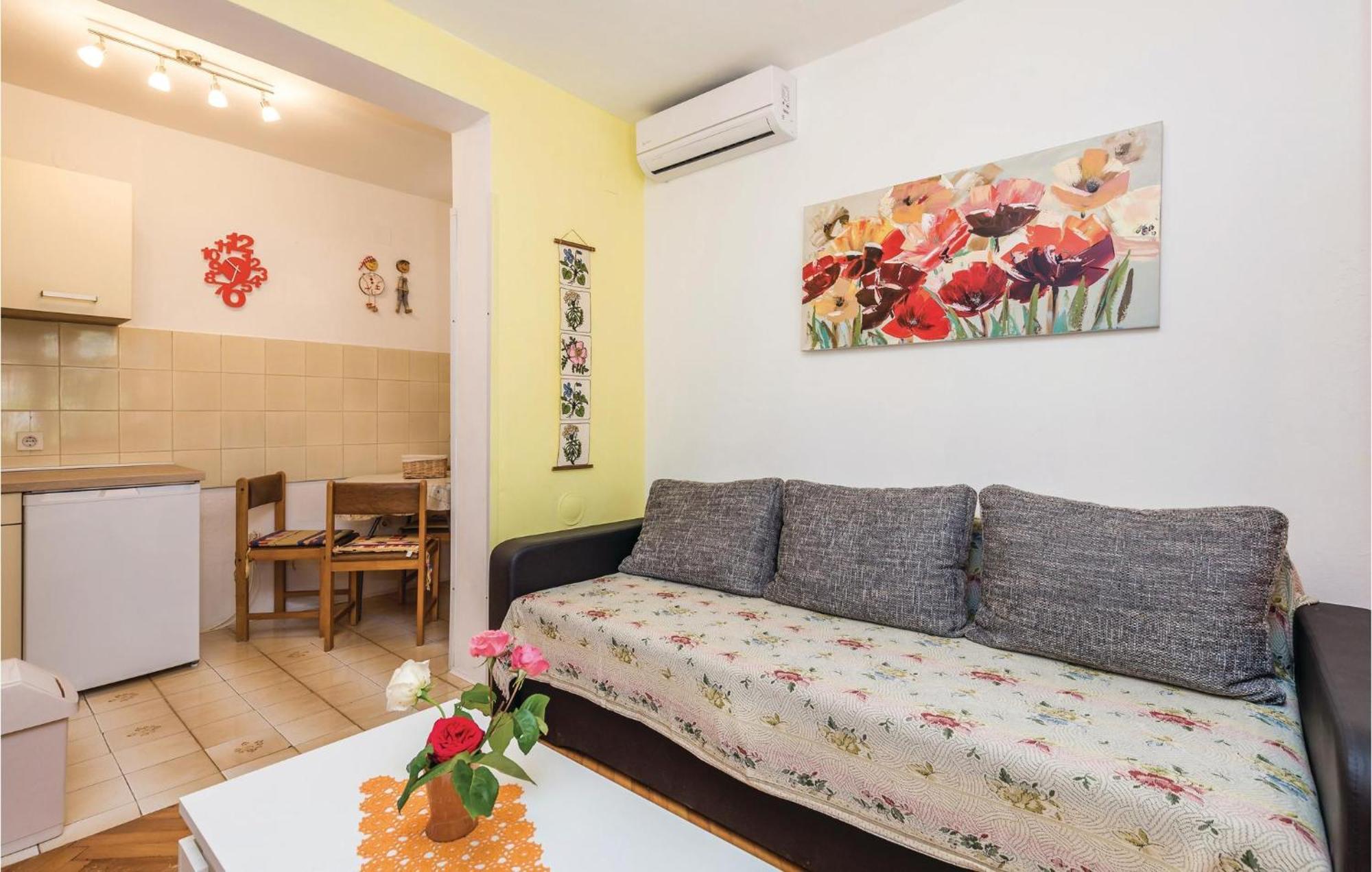 Stunning Apartment In Barbat-Rab With Wifi Barbat na Rabu Luaran gambar